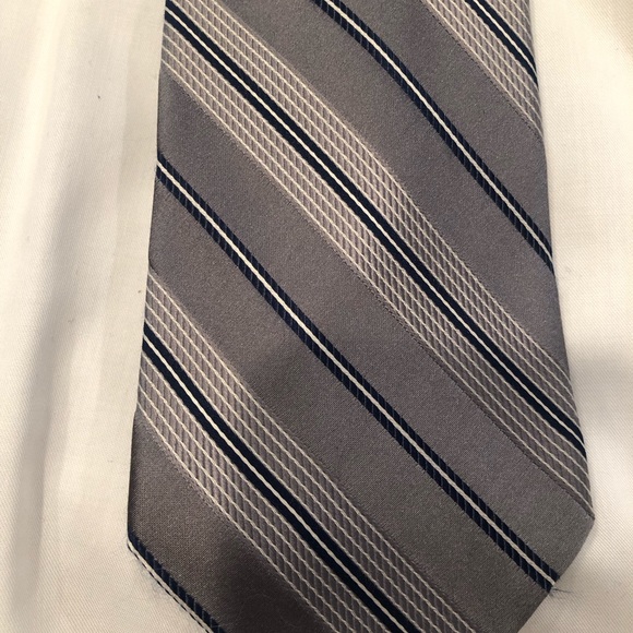 EUC asst ties. Grays and burgundy mix. Michael Kors Van Heusen Croft & Barrow - Picture 10 of 13